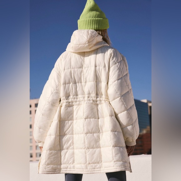 ▪️NWT Free People Patricia Packable Puffer In Rare Red Rouge Cayenne - Picture 8 of 8